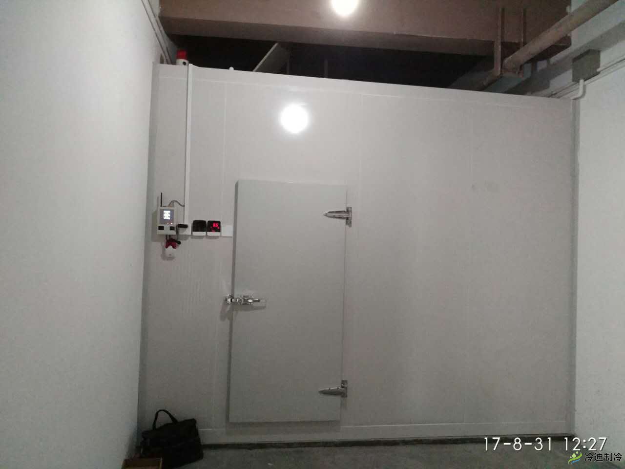 上海嘉洲實(shí)業(yè)-小型醫(yī)藥冷庫工程案例(圖2) 上海嘉洲實(shí)業(yè)-小型醫(yī)藥冷庫工程案例(圖2)