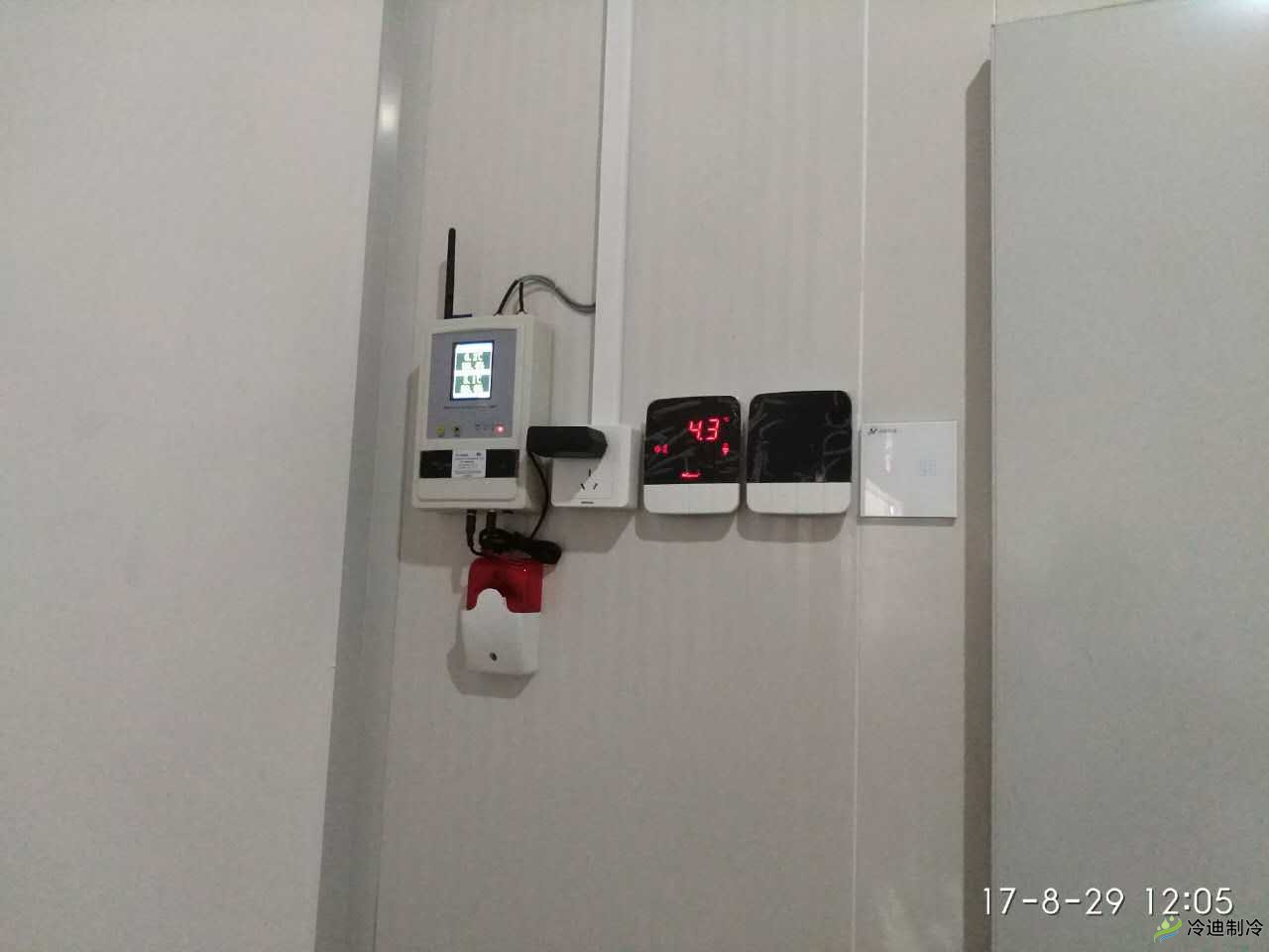 上海嘉洲實(shí)業(yè)-小型醫(yī)藥冷庫工程案例(圖4) 上海嘉洲實(shí)業(yè)-小型醫(yī)藥冷庫工程案例(圖4)