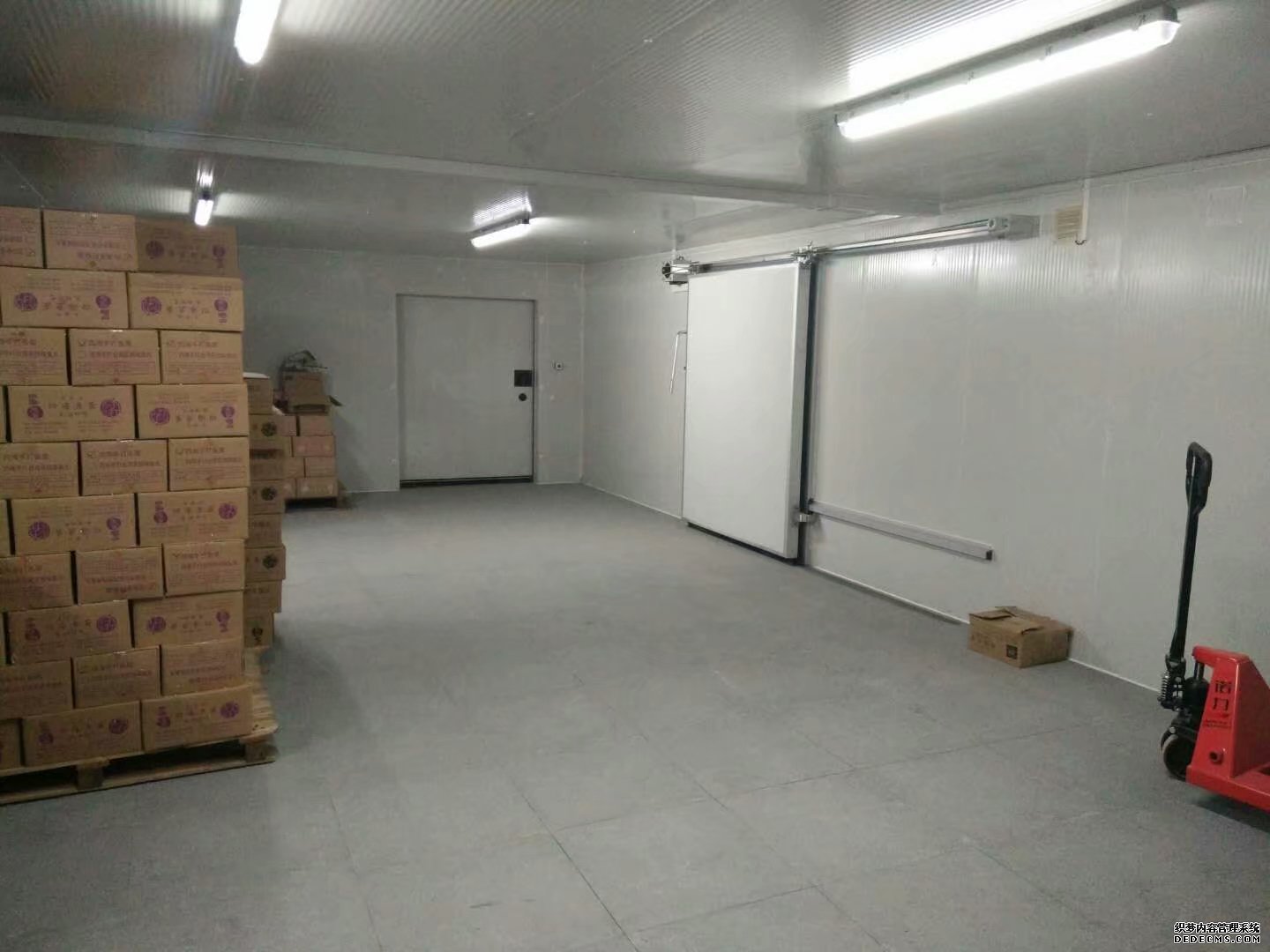 冷藏庫(kù)安裝的特點(diǎn)有哪些？冷庫(kù)制冷方式有哪些(圖1)