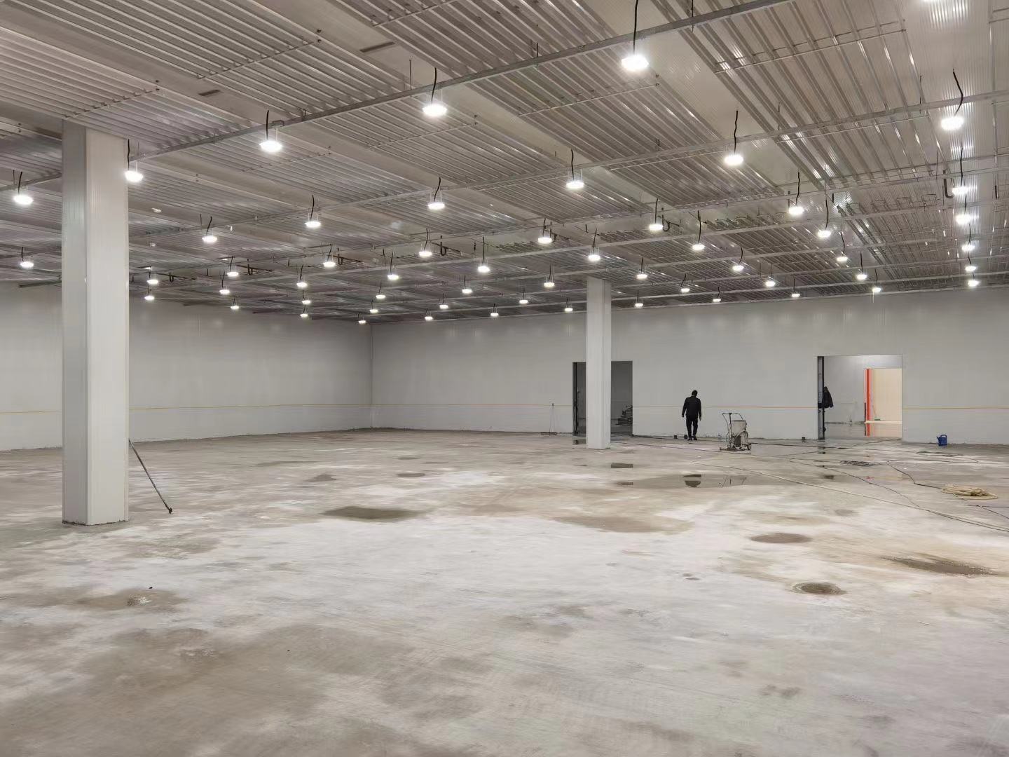 上海11000m3大型冷鏈物流冷庫安裝工程項(xiàng)目(圖1) 上海11000m3大型冷鏈物流冷庫安裝工程項(xiàng)目